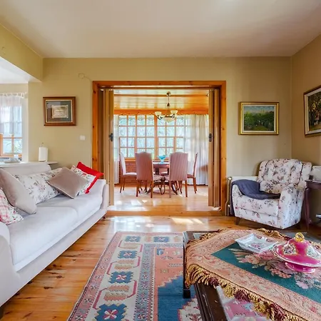 Dreamy Duplex With Huge Garden In Kocaeli فندق 4*