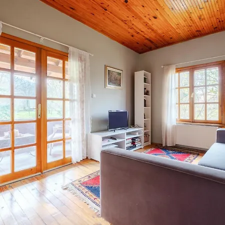 Hotel Dreamy Duplex With Huge Garden In Kocaeli 4*
