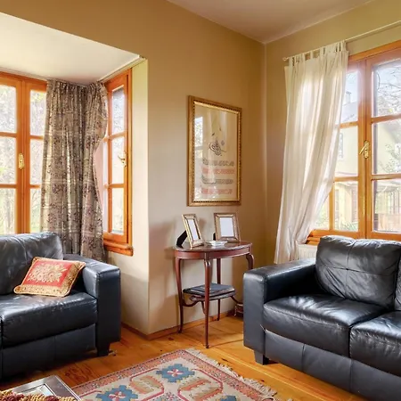 Dreamy Duplex With Huge Garden In Kocaeli 4*